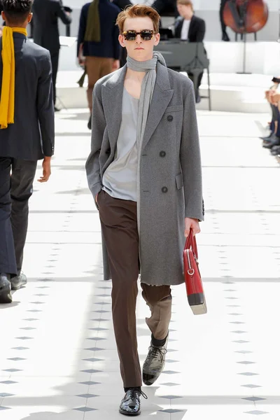 Look 29